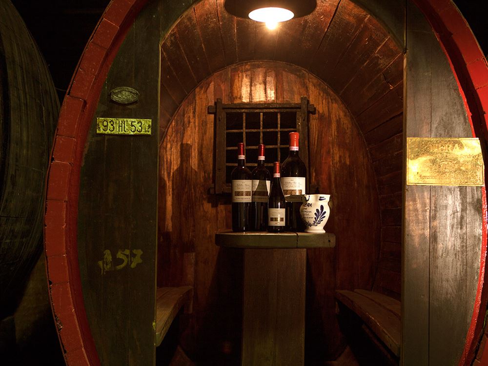BLACK WINES 3