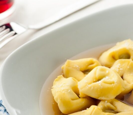 Migliori 10 Abbinamenti Vino e Tortellini in Brodo – Vino per Tortellini in Brodo