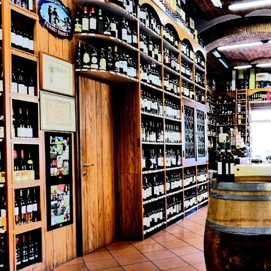 wine shop in florence city center