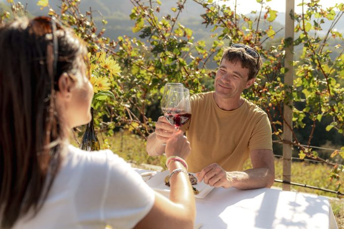 ph visitfiemme.it Mattia Rizzi Cembra Wine Terekking Gourmet07102023-MR303351_LR